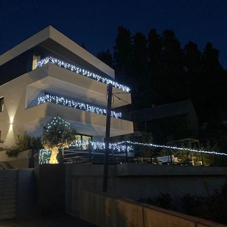 Aparthotel Villa V With Heated Pool Rijeka Ngoại thất bức ảnh
