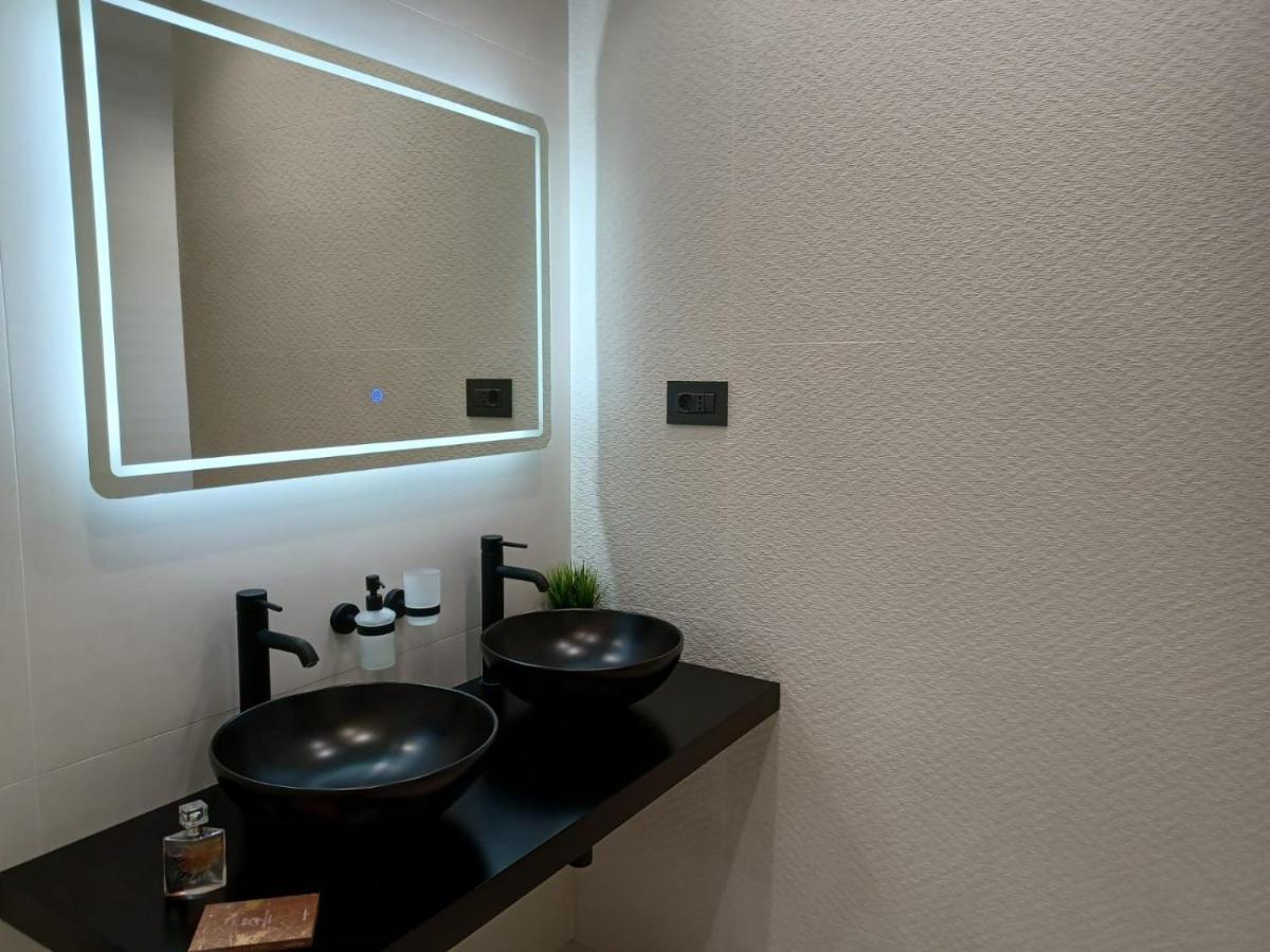 Aparthotel Villa V With Heated Pool Rijeka Ngoại thất bức ảnh