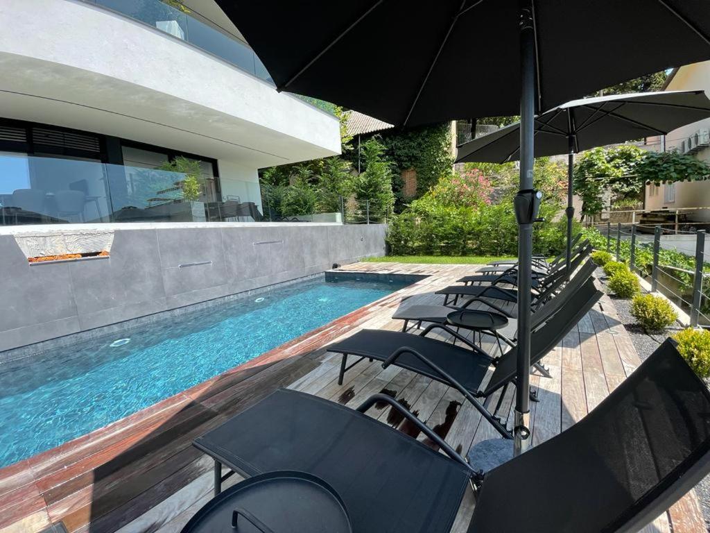 Aparthotel Villa V With Heated Pool Rijeka Ngoại thất bức ảnh