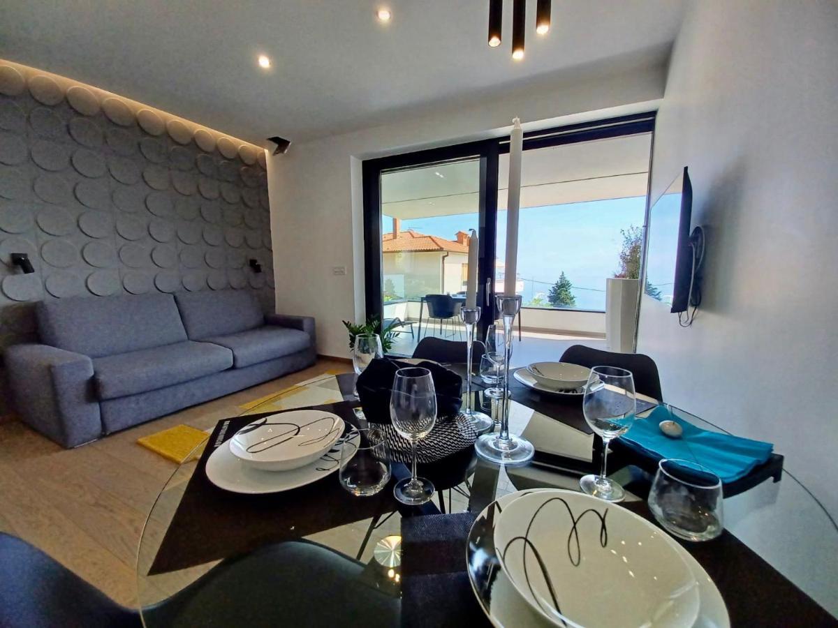 Aparthotel Villa V With Heated Pool Rijeka Ngoại thất bức ảnh