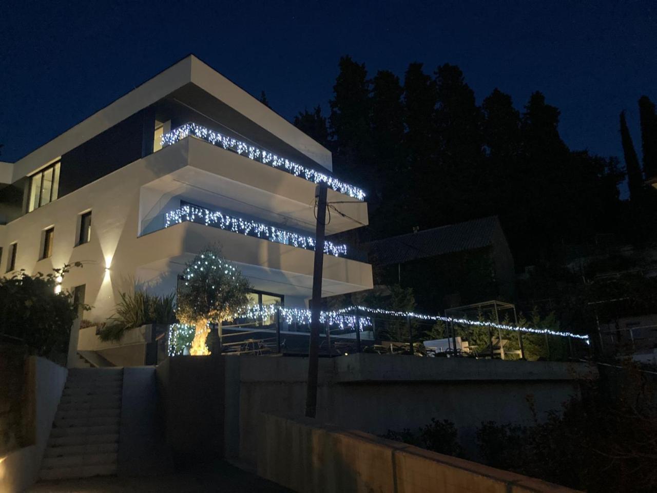 Aparthotel Villa V With Heated Pool Rijeka Ngoại thất bức ảnh